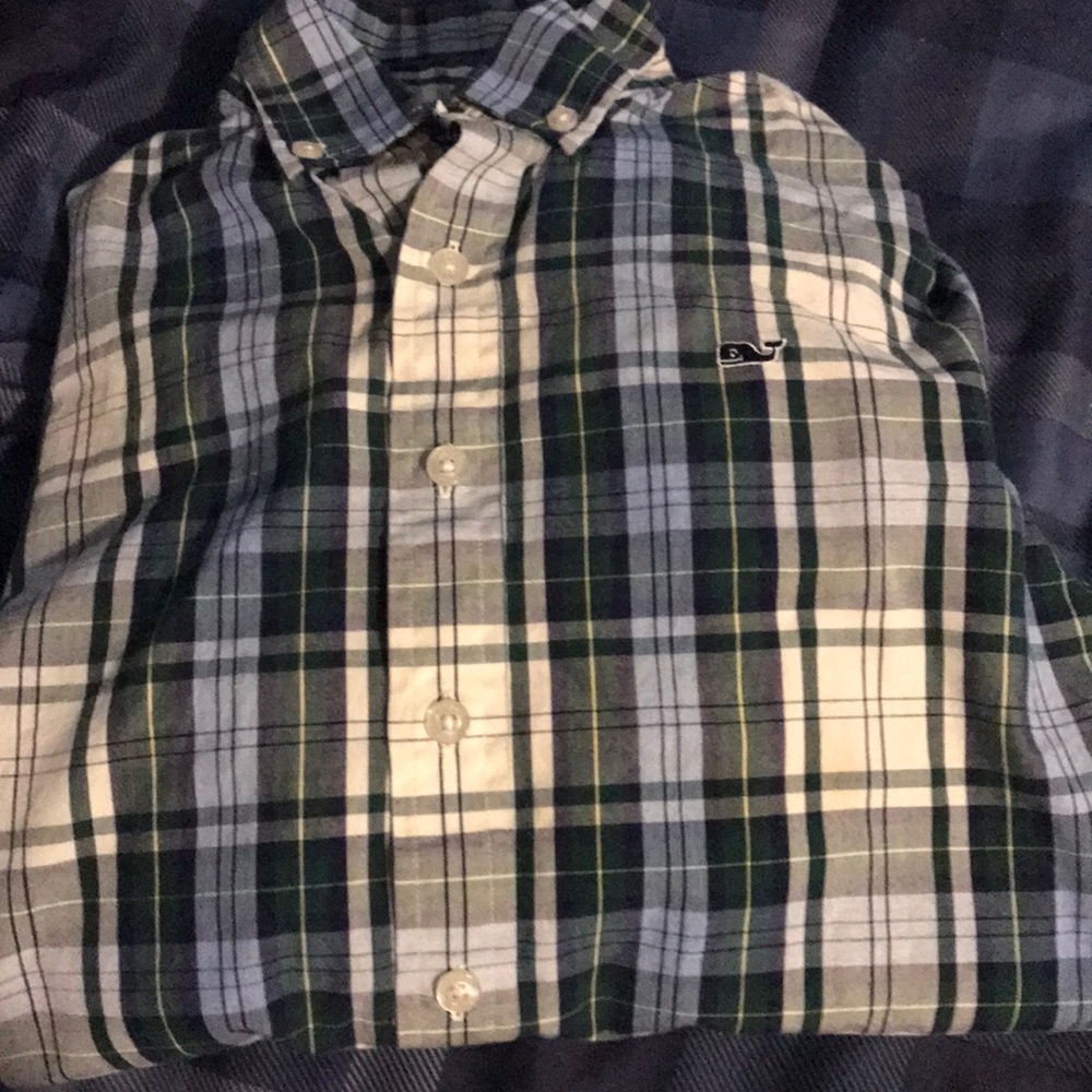 Vineyard vines large whale shirt